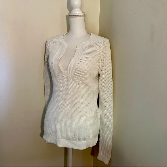 Banana Republic white knit v-Neck sweater, S - Picture 1 of 7
